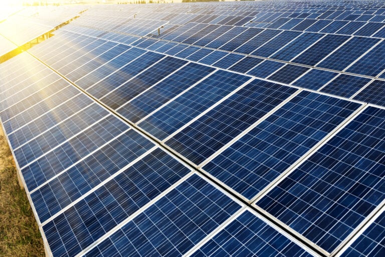 Three-phase PV inverter for grid-tied applications